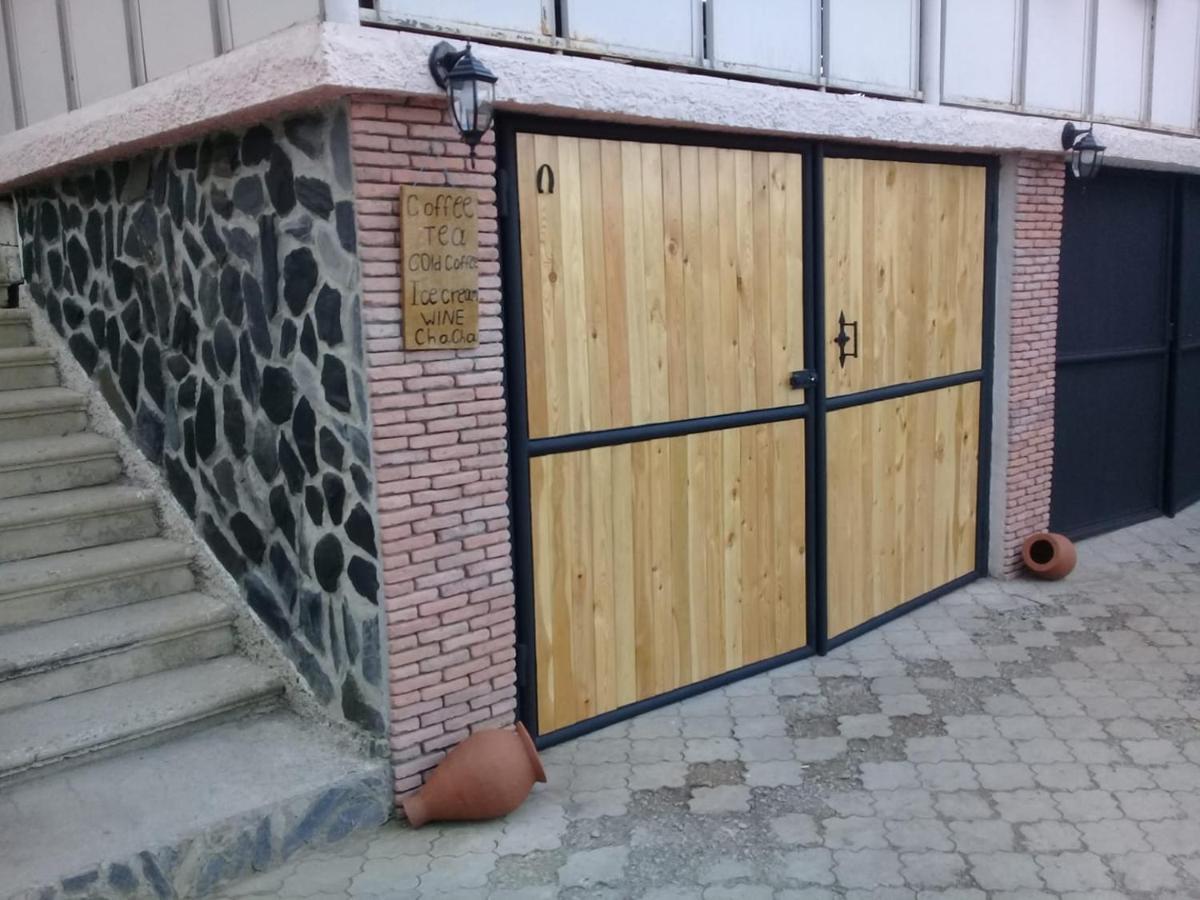Guesthouse Giorgi Tel Avi Exterior foto